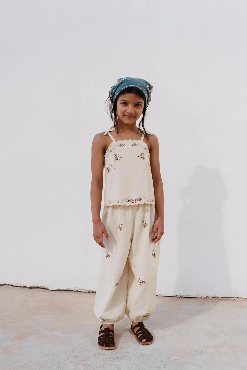 Топ с крестообразной вышивкой из хлопка и льна