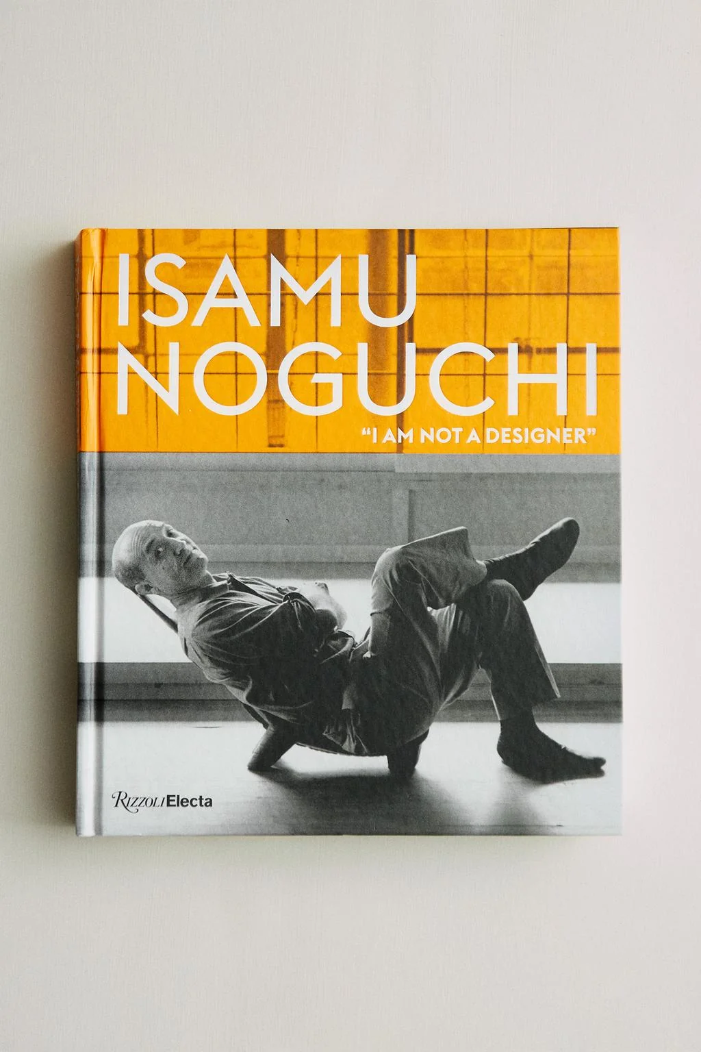 Книга Isamu Noguchi