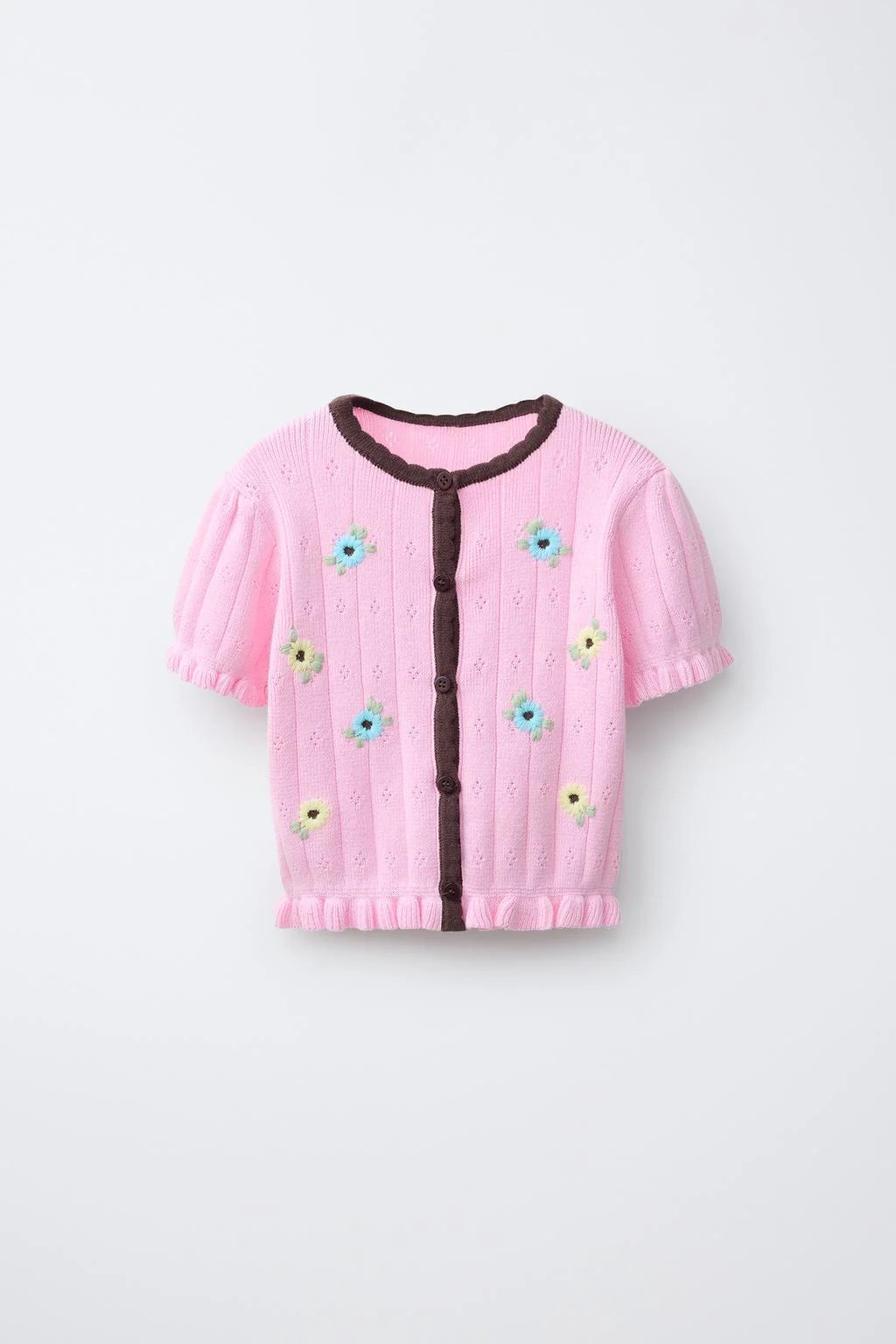 Трикотажный топ с контрастной цветочной вышивкой — С коротким рукавом