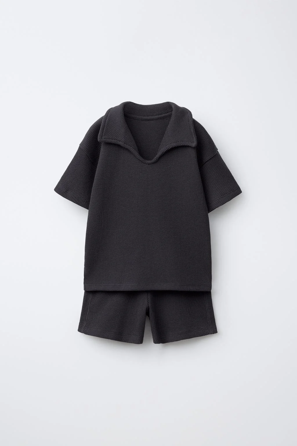 Комплект для джоггинга: поло с вафельной вязкой и бермуды