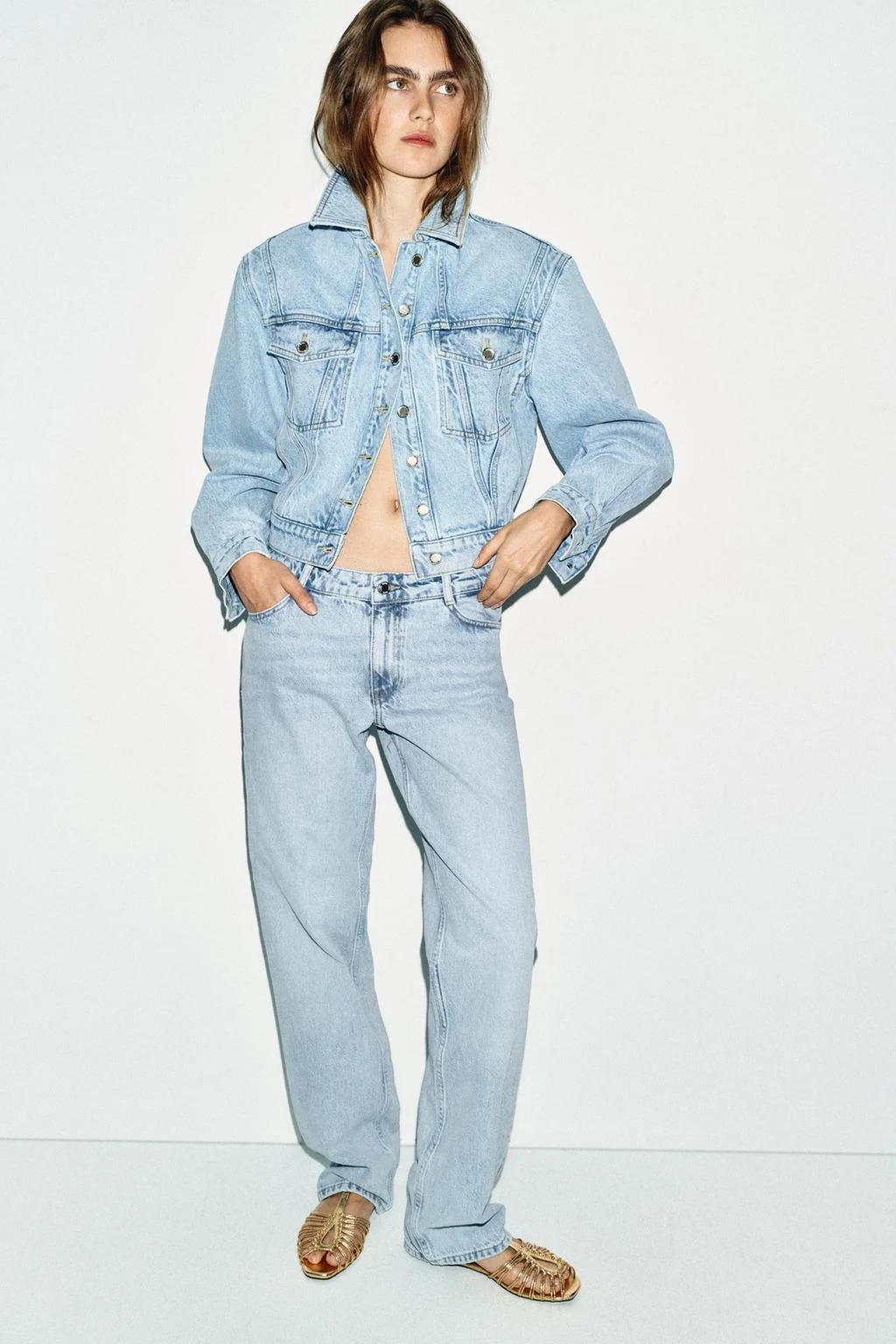 Металлические сандалии с клетчатым каблуком — ПЛОСКАЯ ОБУВЬ