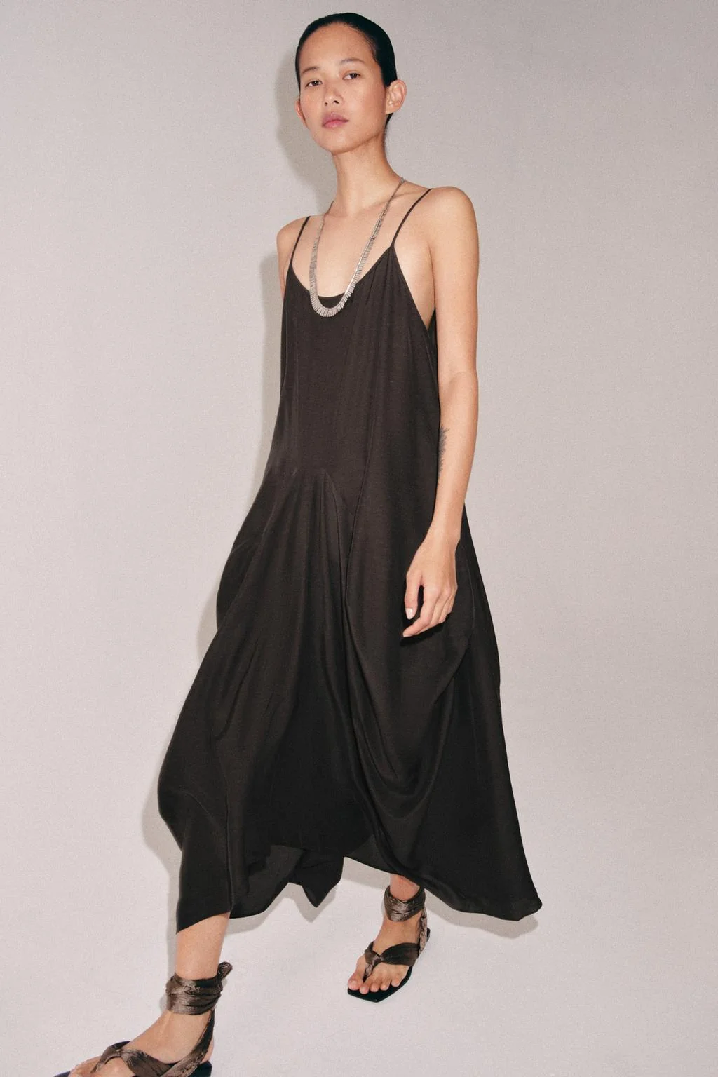 Платье с драпировкой и объемом из коллекции ZW — DRESSES