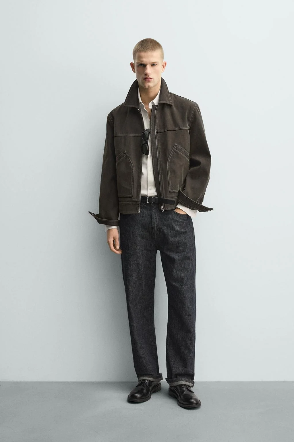 Куртка с эффектом потёртости и контрастной строчкой — Jackets