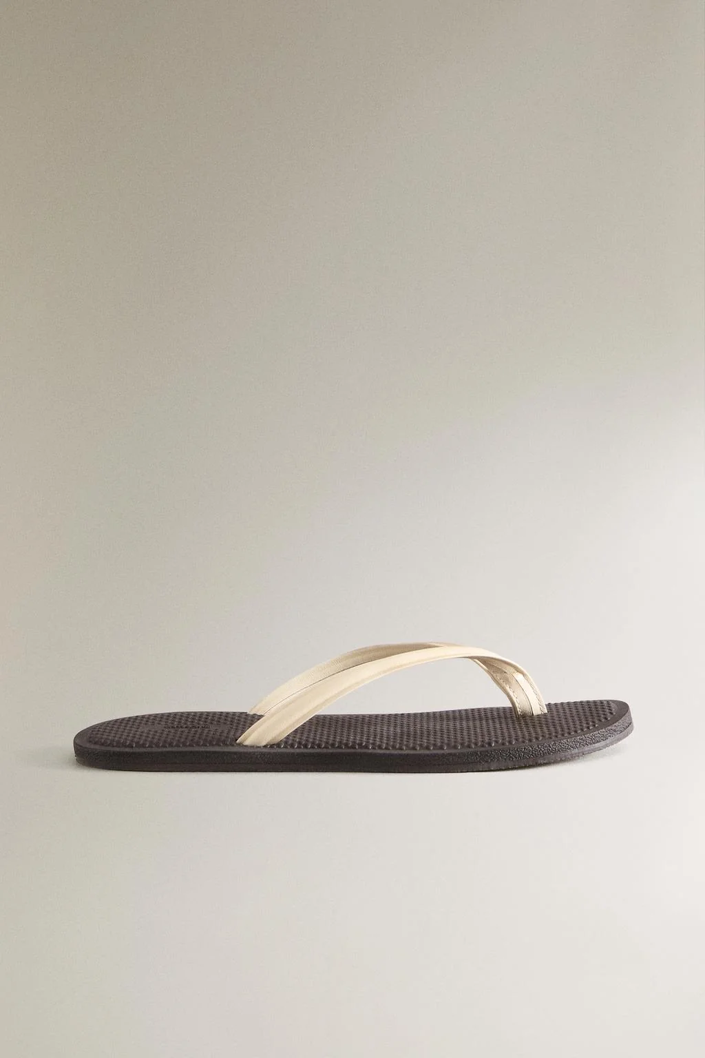 Кожаные сандалии на лямках — Обувь для дома