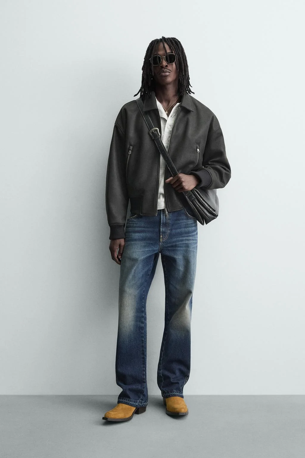 Куртка-бомбер с эффектом кожи — Под кожу