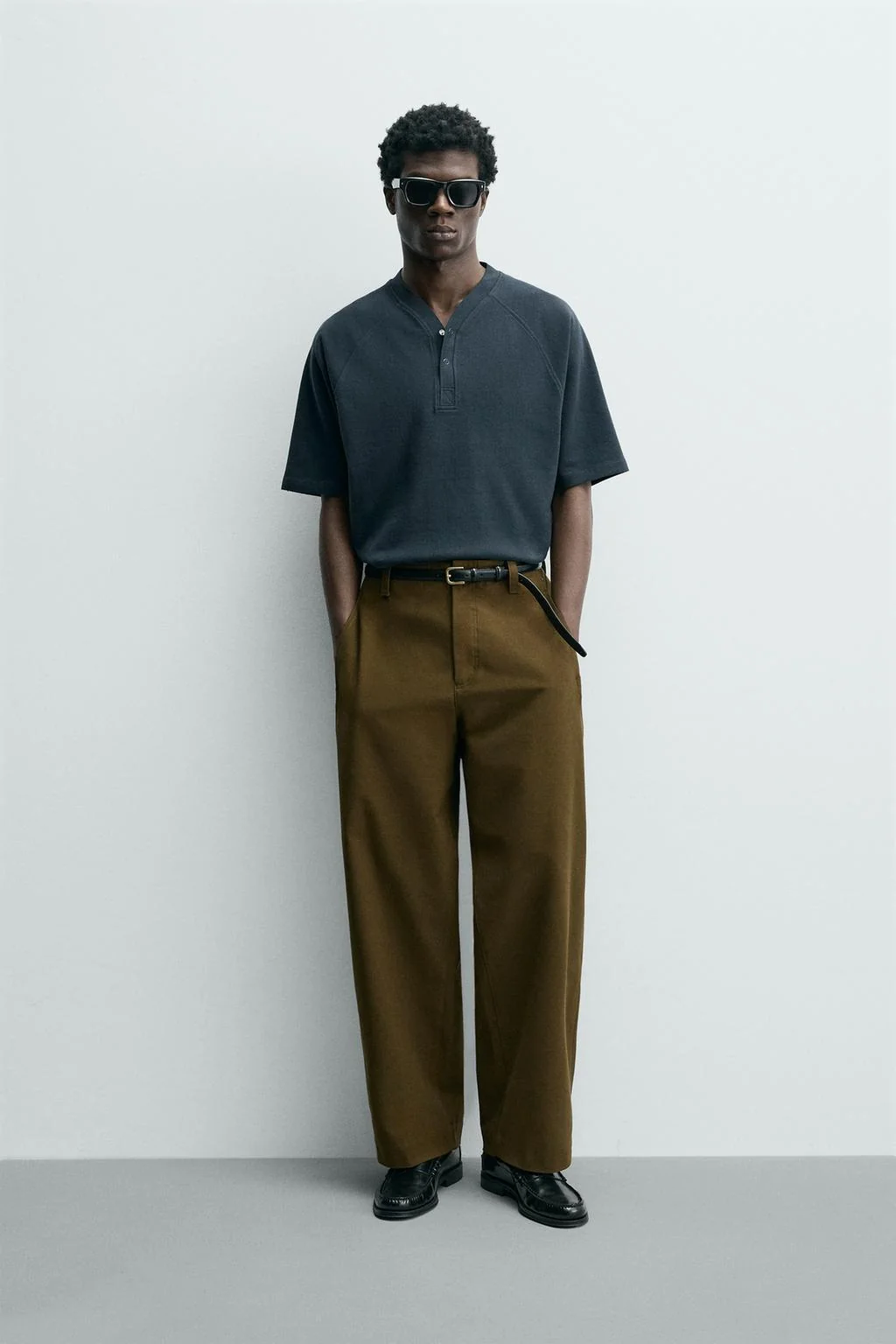 Футболка с поло-воротником в стиле бейсболки — Хенли