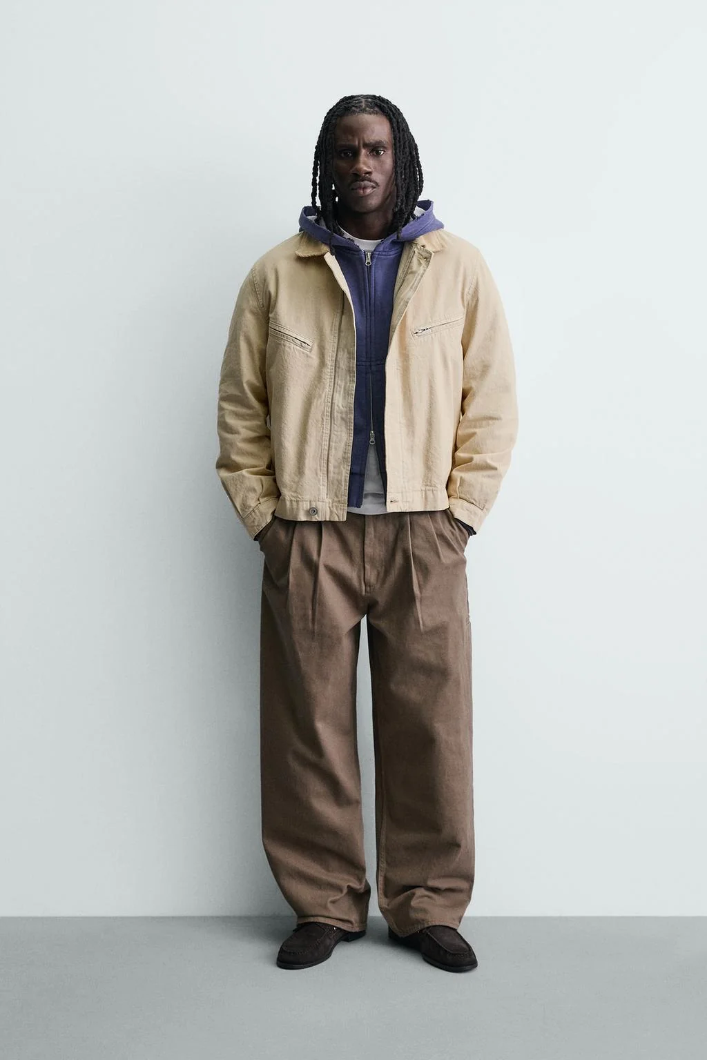 Укороченная куртка с бархатным воротником