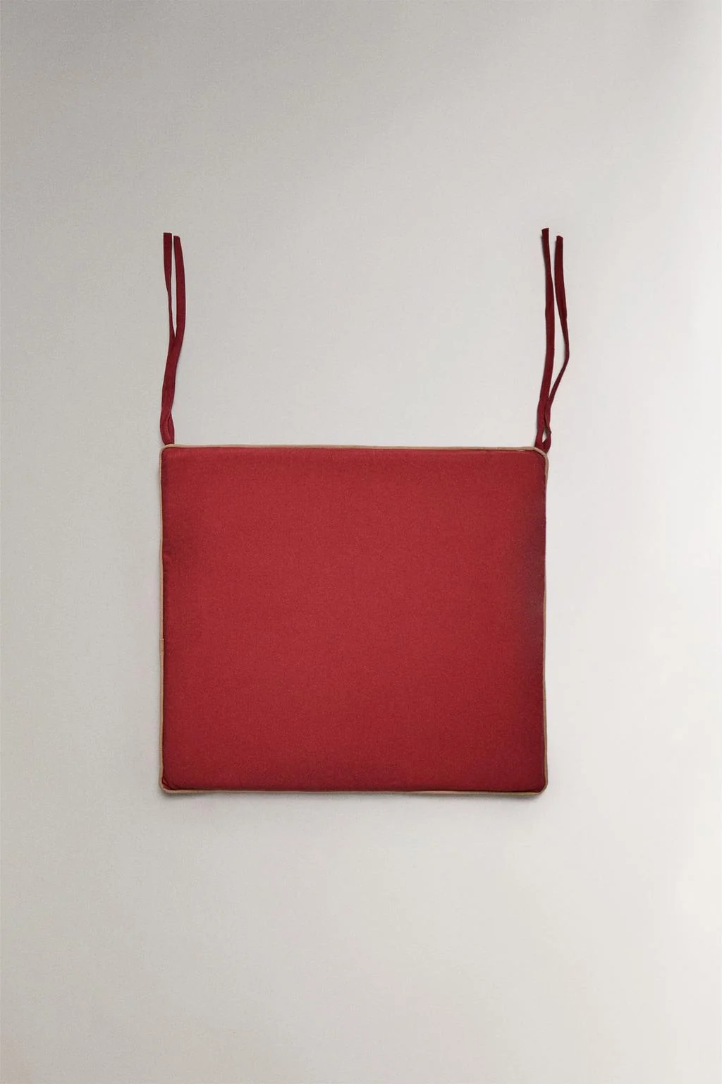 Сиденье для кресла с контрастной обивкой — Подушки