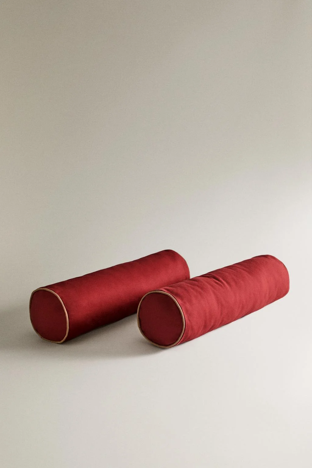 Контрастный валик — Подушки