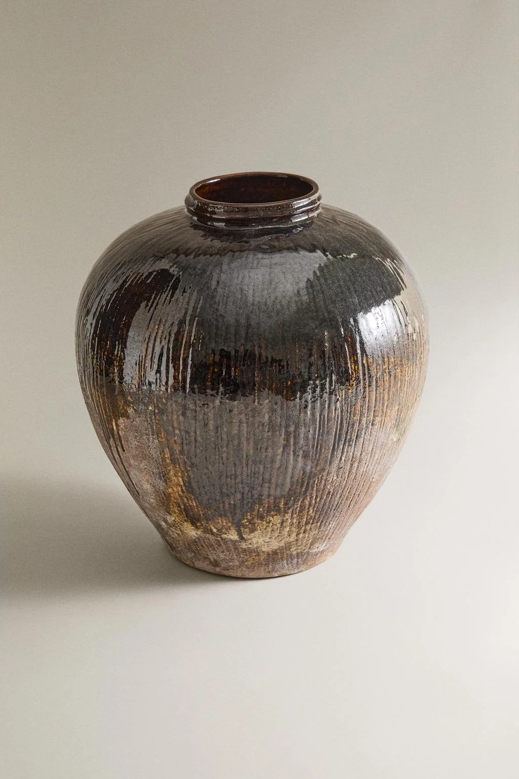 БОЛЬШАЯ ПОЛОСАТАЯ ВАЗА ИЗ КЕРАМИКИ