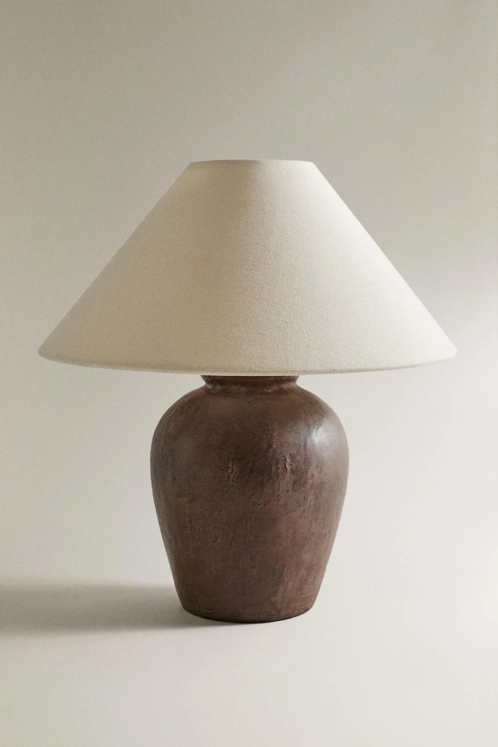 Настольная лампа малого размера с керамической подставкой — Освещение