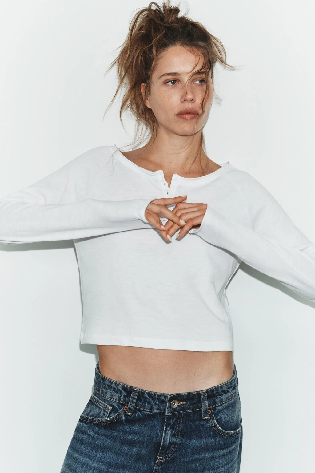 Футболка с воротником хенли