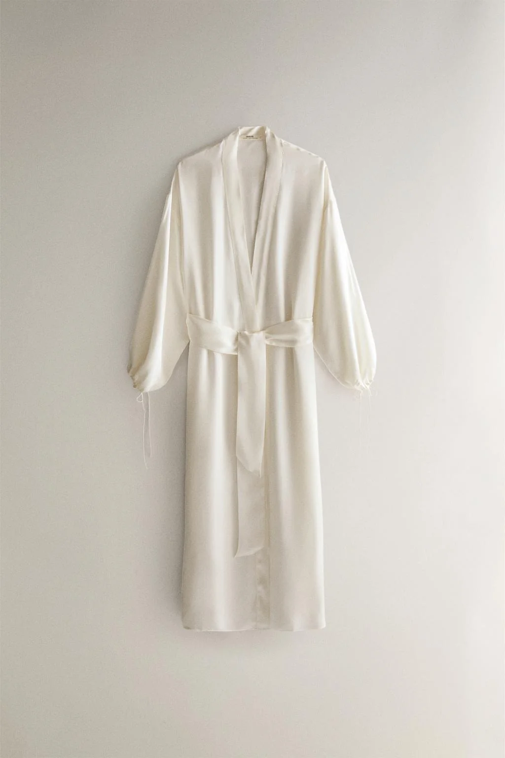 Халат из сатина — Носки и пижамы