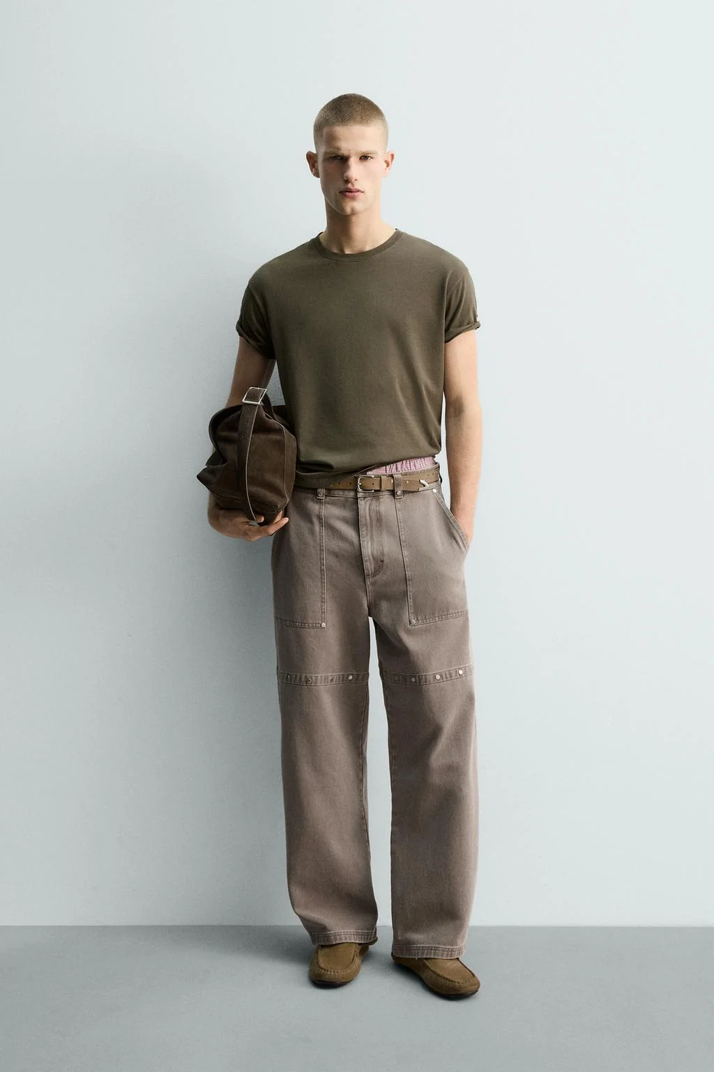 Футболка с вышитым сердцем