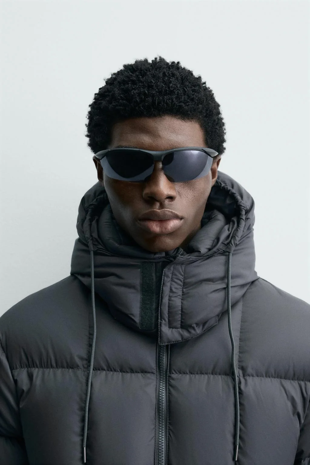 Солнцезащитные очки с зеркальными линзами