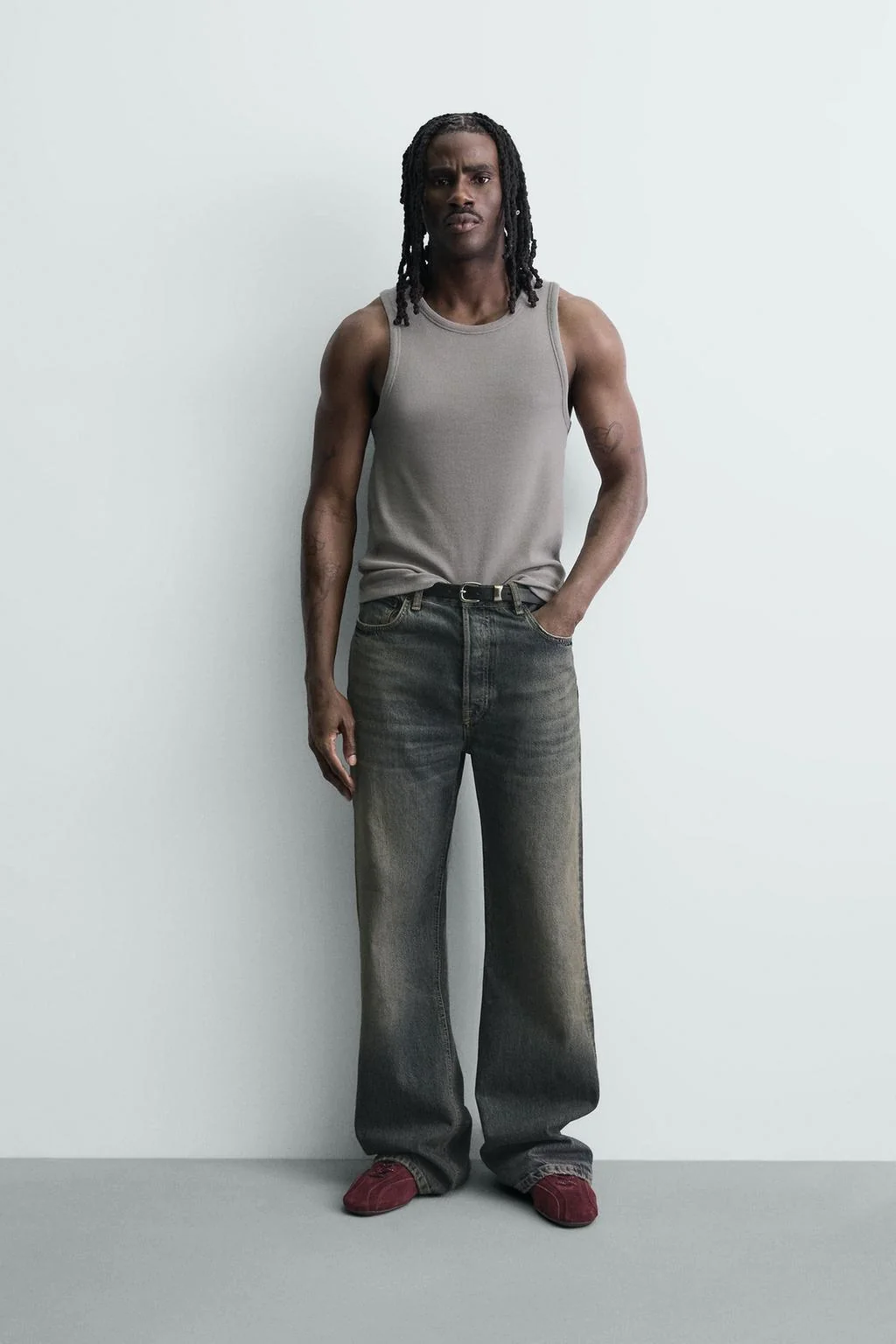 Рубчатый топ с эффектом потёртости — Футболки