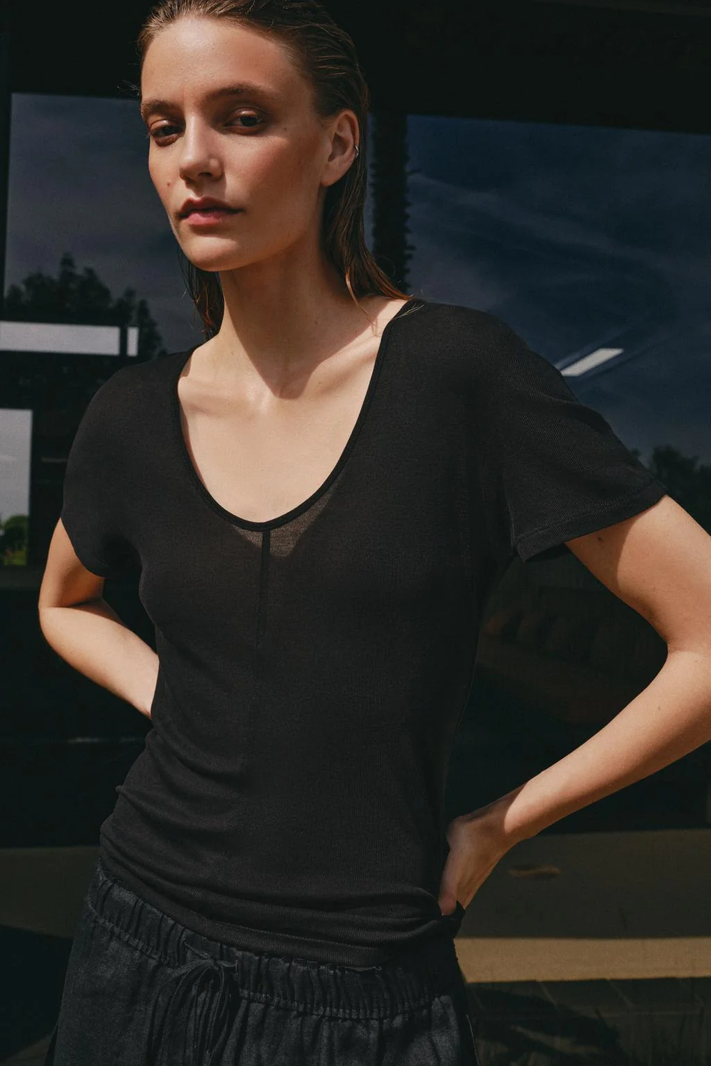 Короткое свободное футболка с коротким рукавом