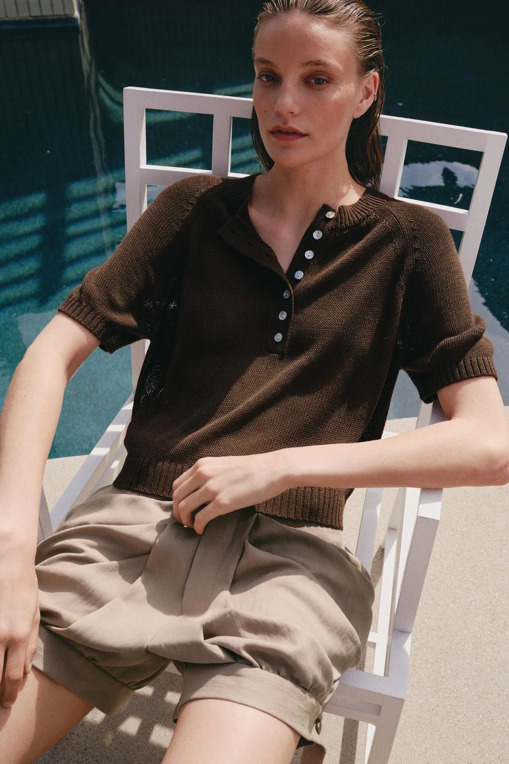 Вязаный джемпер с коротким рукавом и пуговицами — Кардиганы | Джемперы