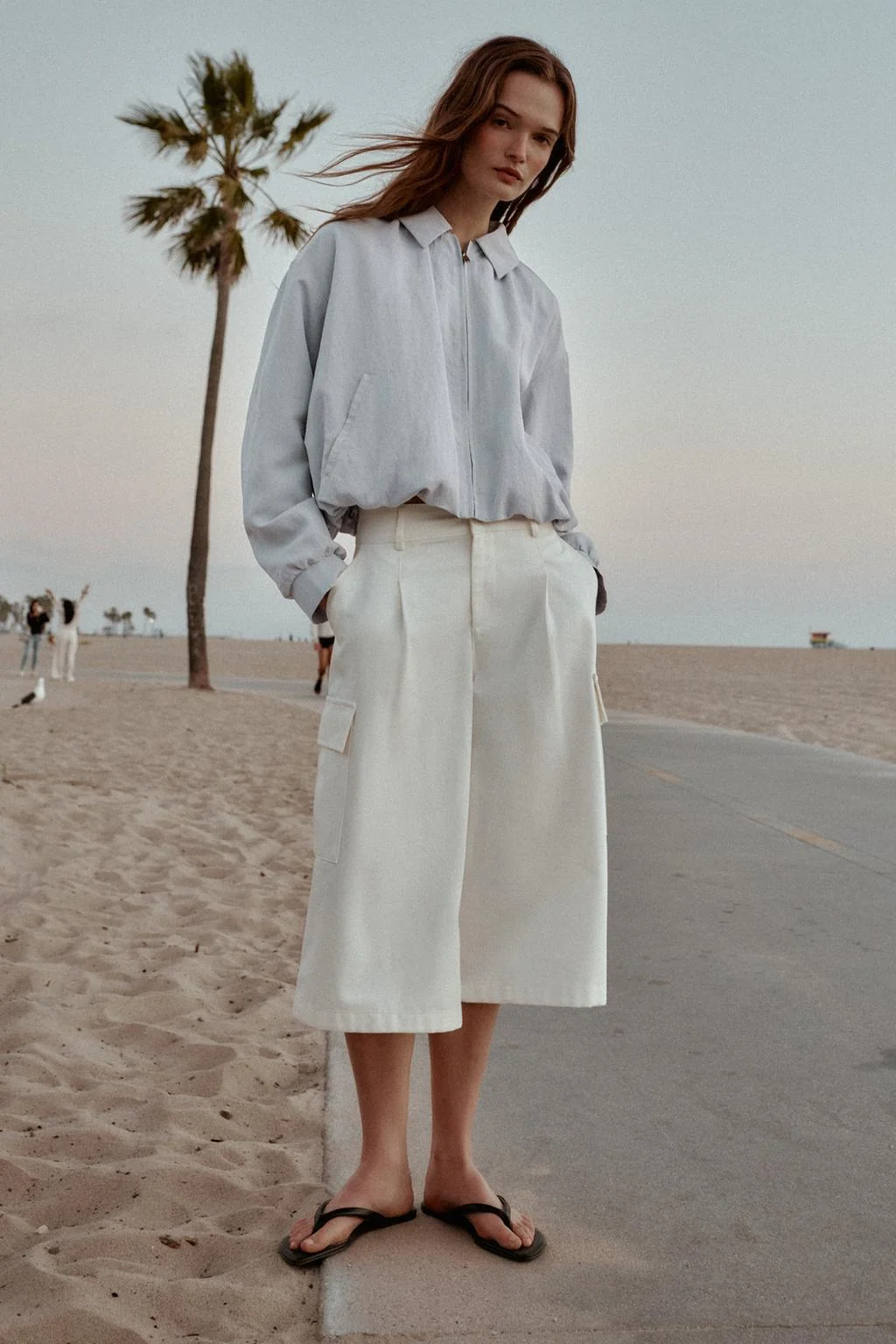 КУРТКА-БОМБЕР С ОБЪЕМНЫМИ РУКАВАМИ — ТРЕНЧИ | КУРТКИ