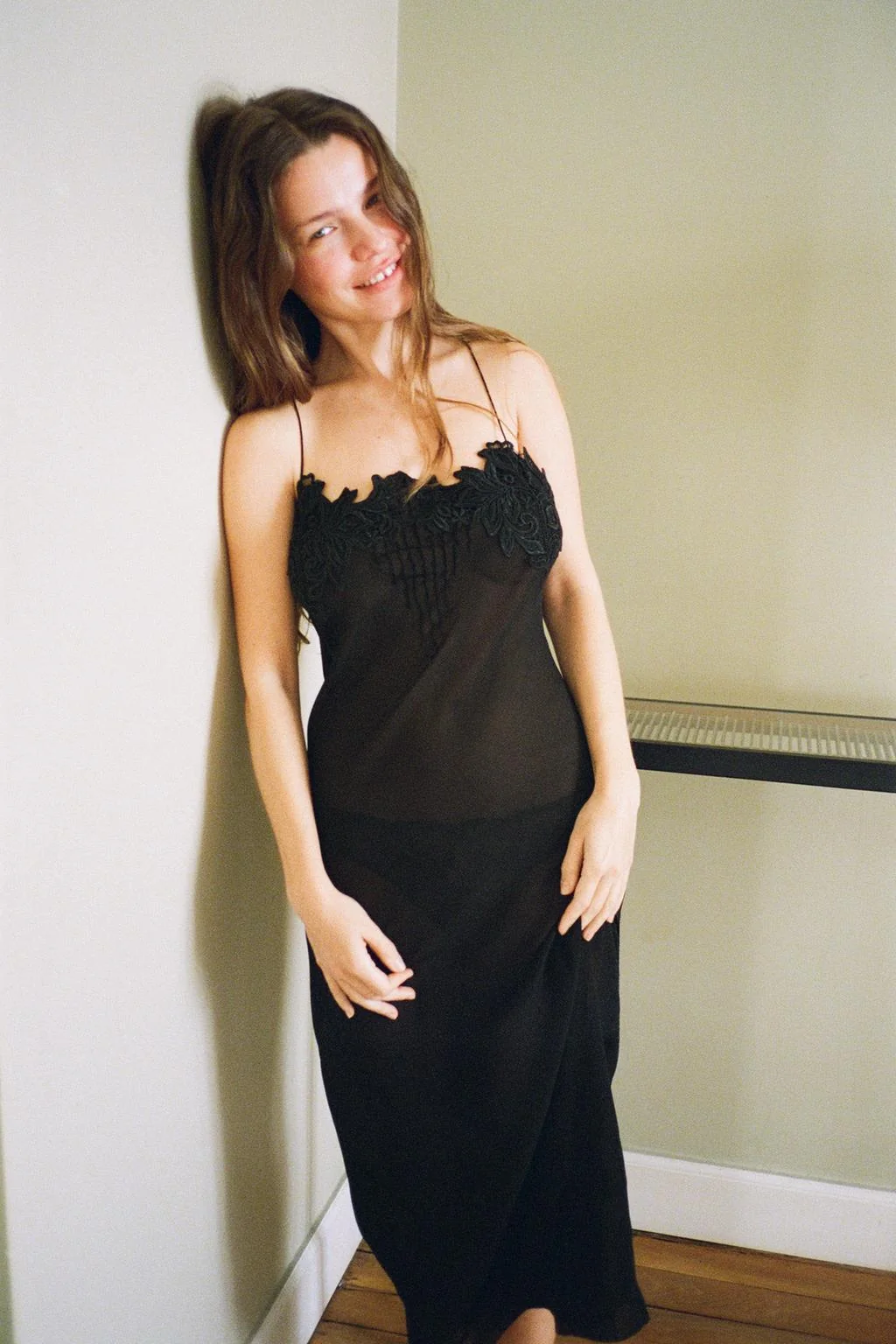 Миди-платье из жоржета с вышивкой — Миди и макси