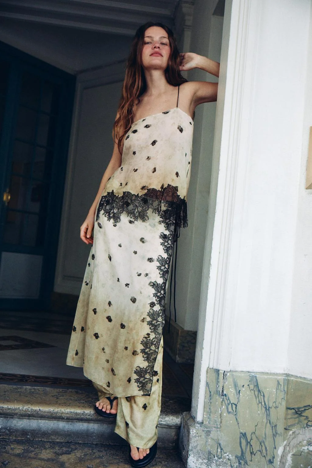 Короткая юбка-шорты (шорты-юбка) с кружевным принтом