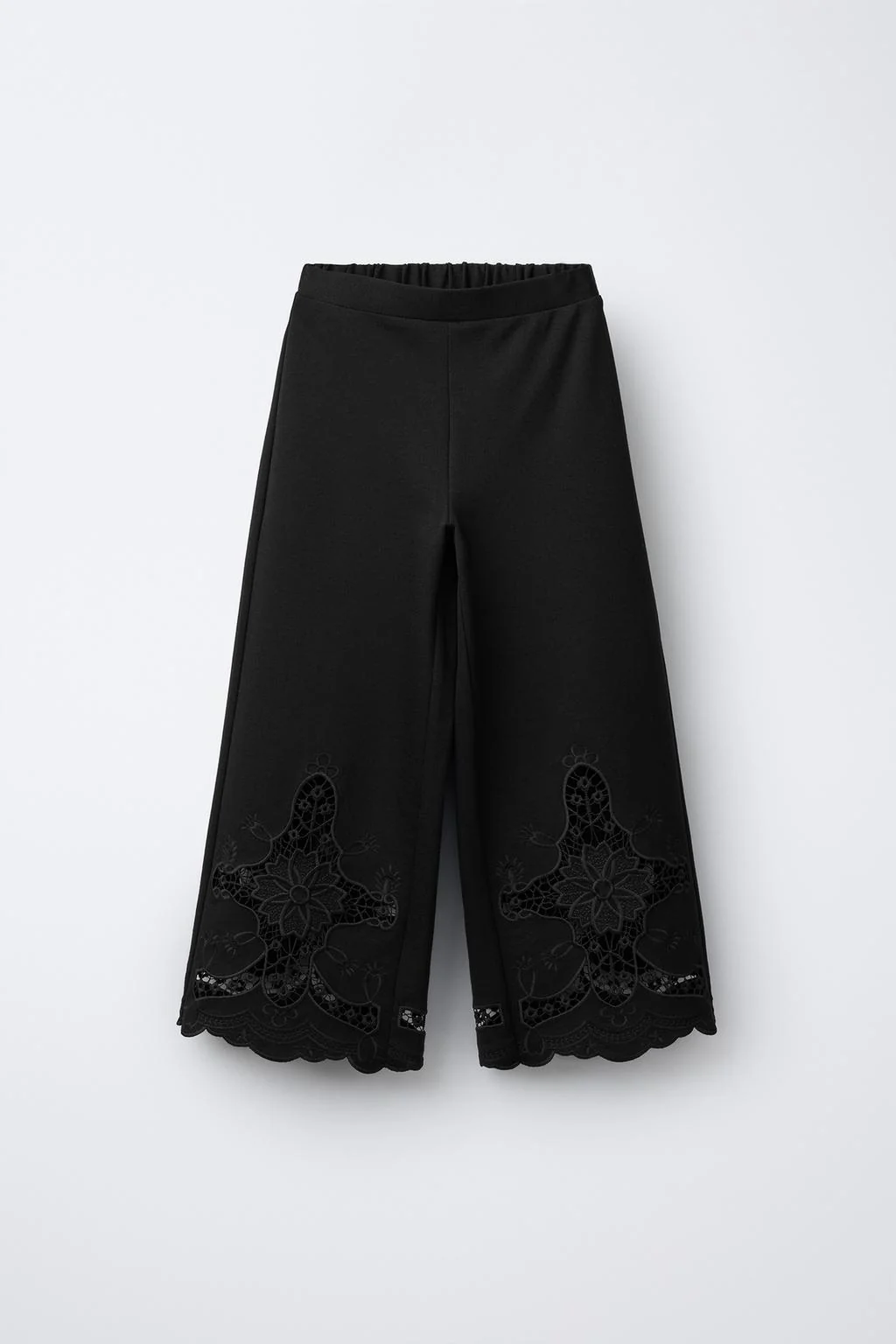 Широкие брюки с вышивкой