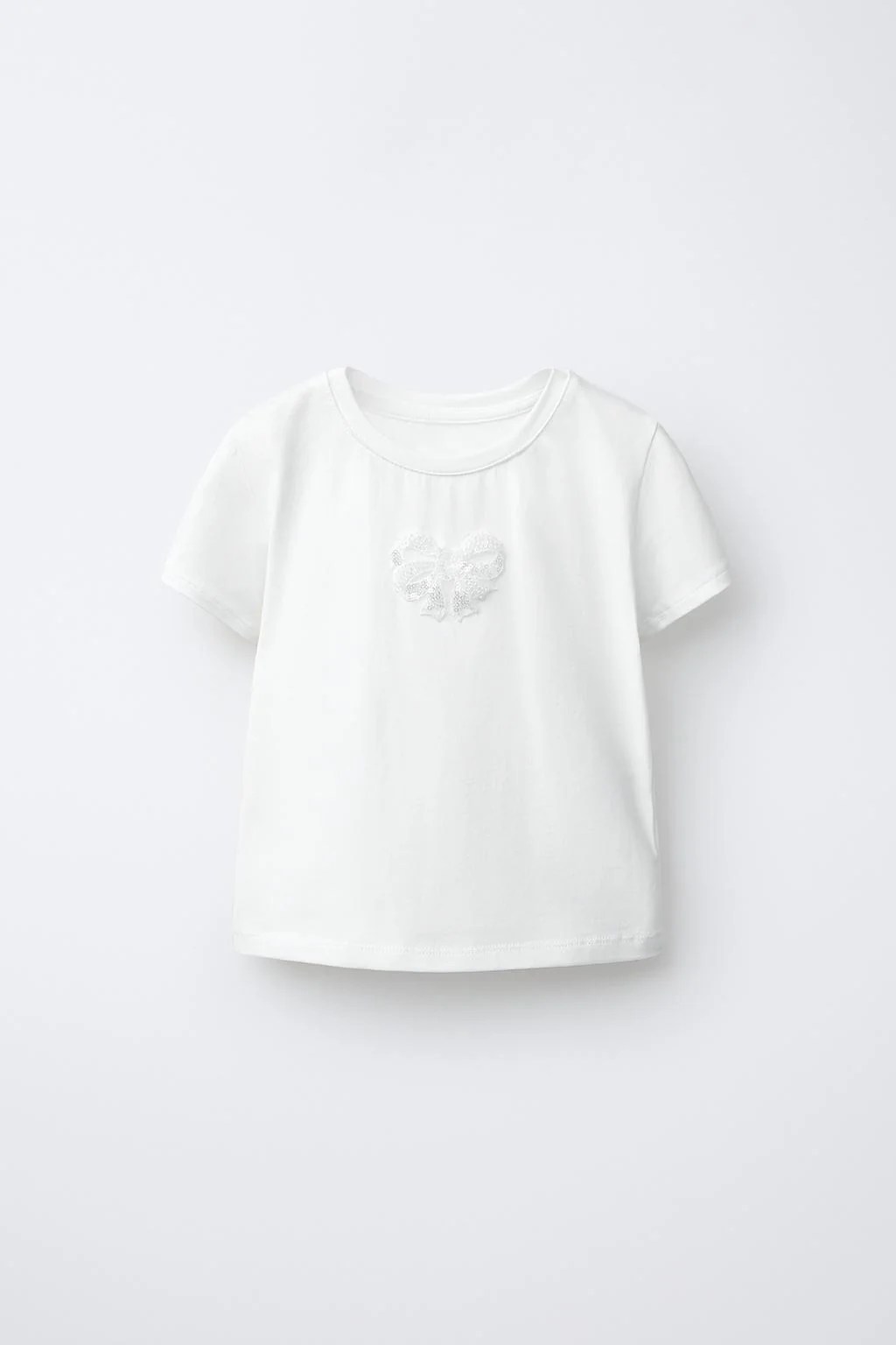 Футболка с бисерным бантом — С коротким рукавом