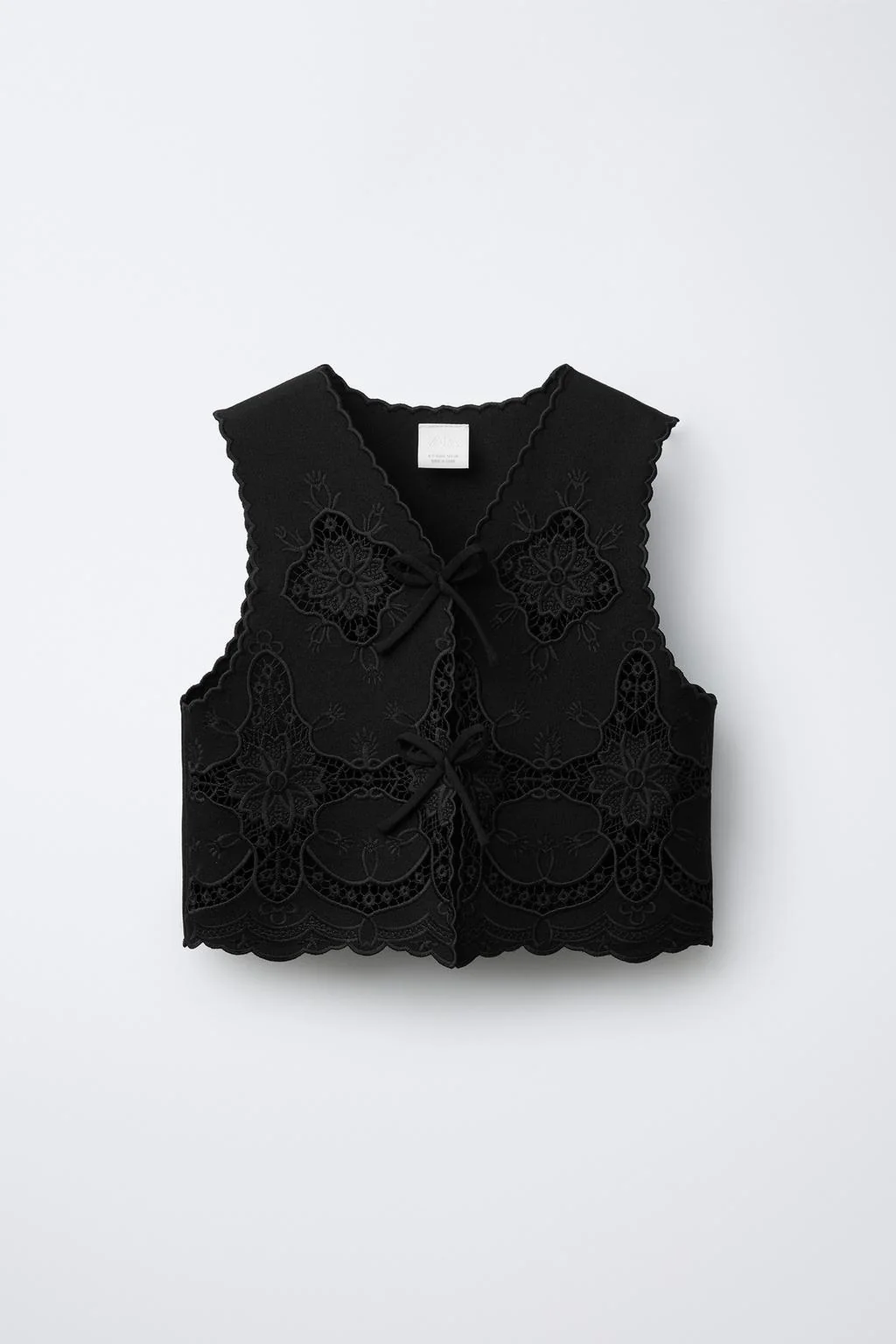 Вышитый жилет