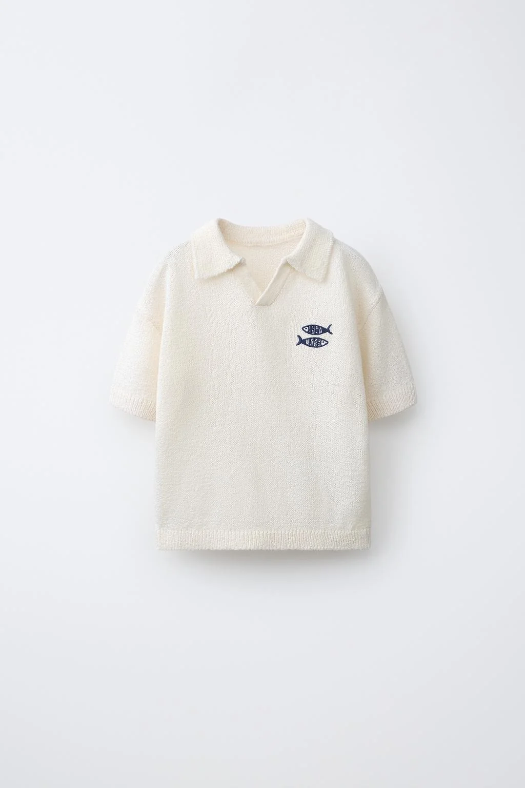 Поло с вышивкой рыбы