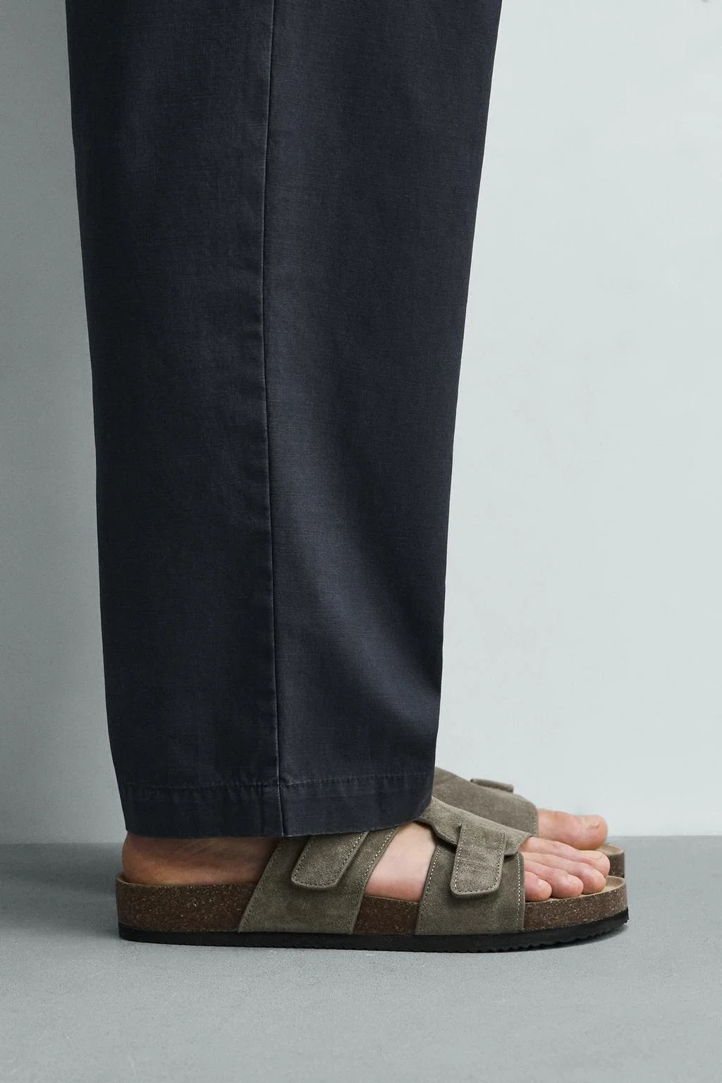 Кожаные сандалии на ремешках — Обувь