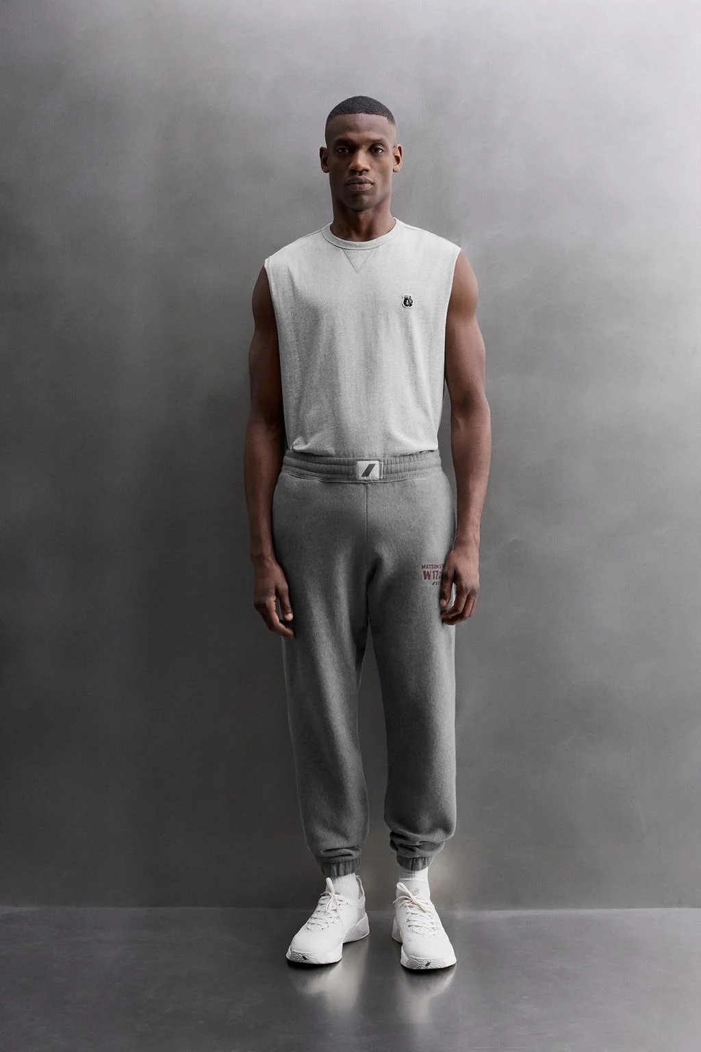 Джоггеры с печатным текстом — Джоггеры