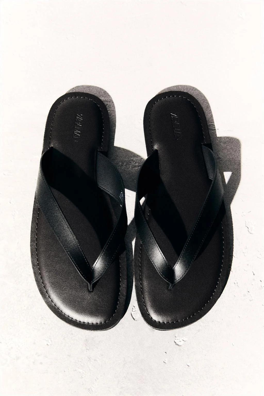 Сандалии на тонких ремешках