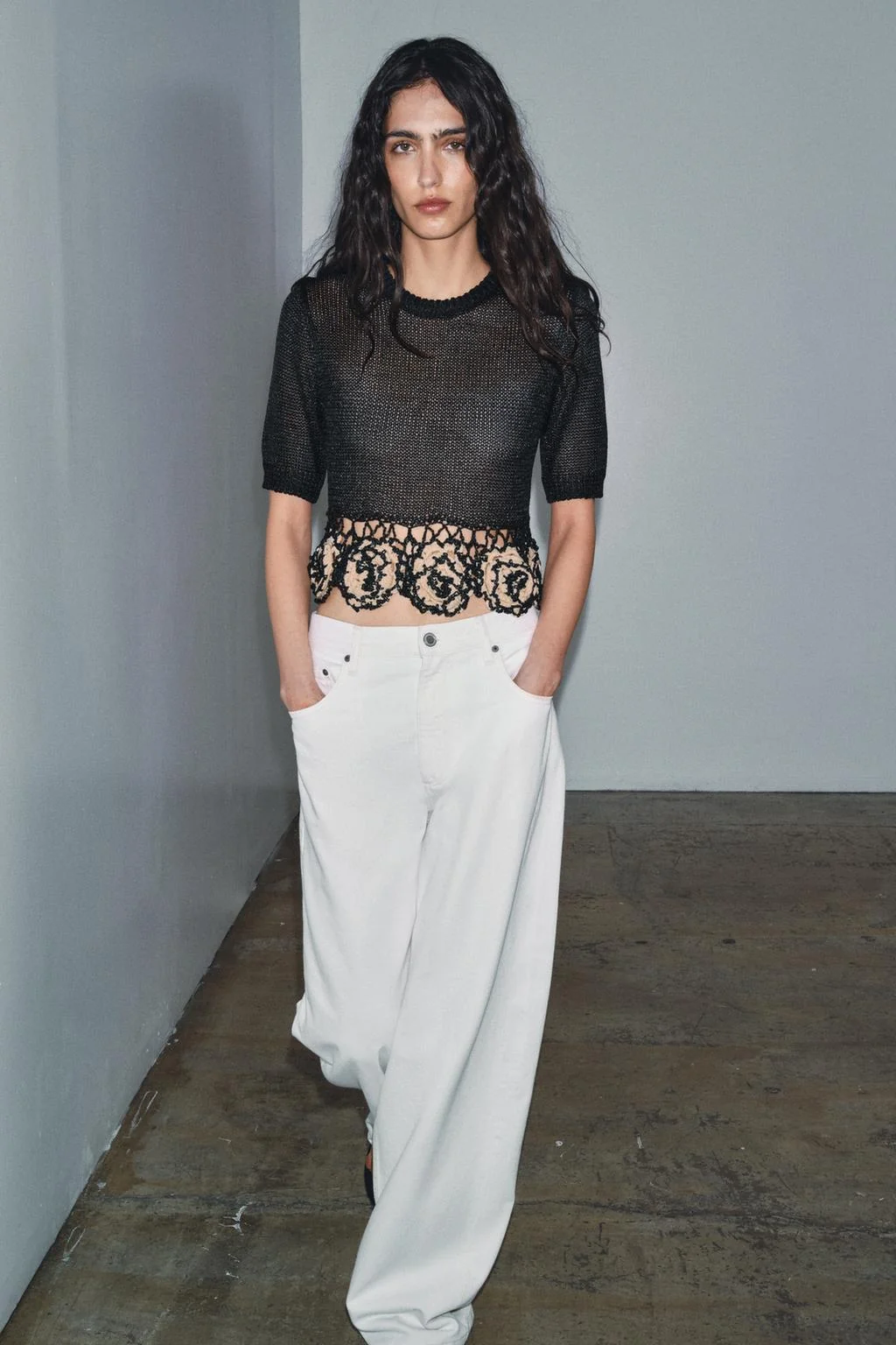 Вязаный топ с цветочным рельефом — Трикотаж