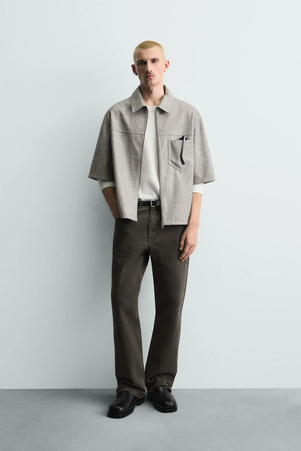 Верхняя рубашка свободного кроя с эффектом кожи — SHORT SLEEVE