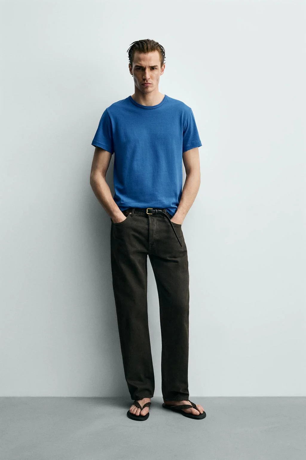 Футболка классического кроя — Футболки