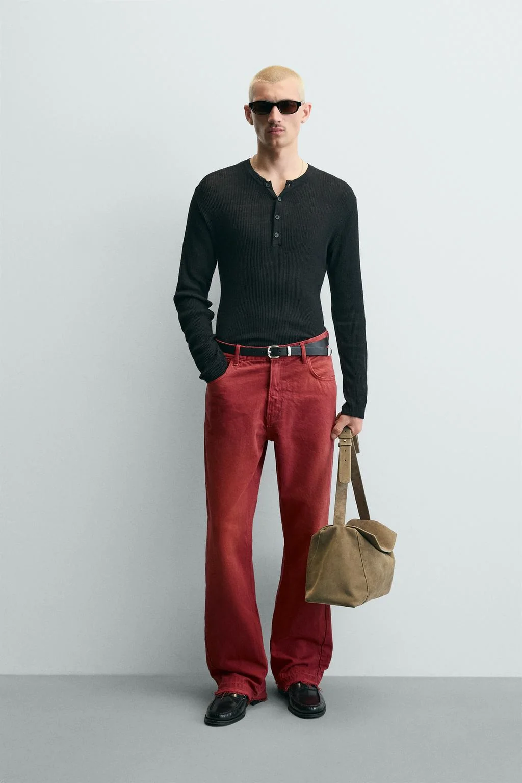 Джинсы с расклешенной низом — Джинсы