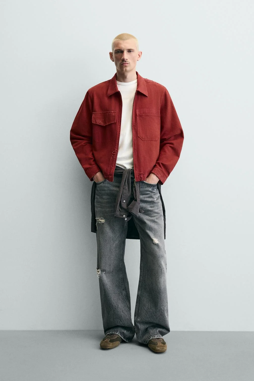 Куртка укороченного кроя с потертостями — Пиджаки | жилеты