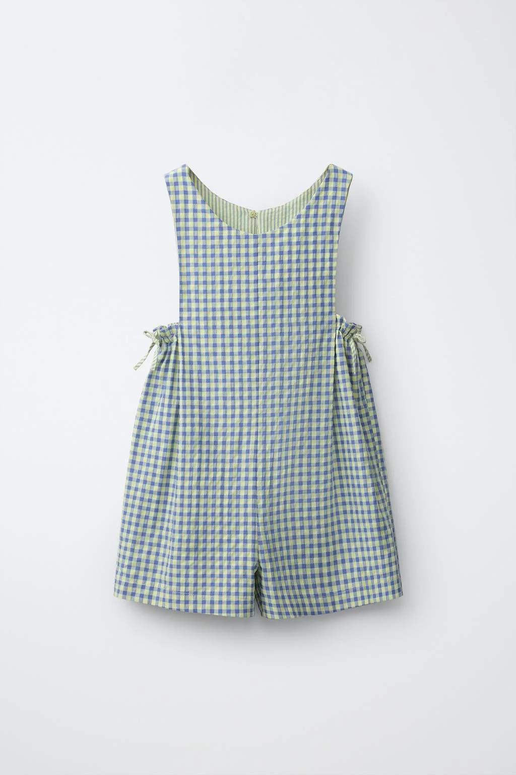 Короткий гингемовый комбинезон с бантиками