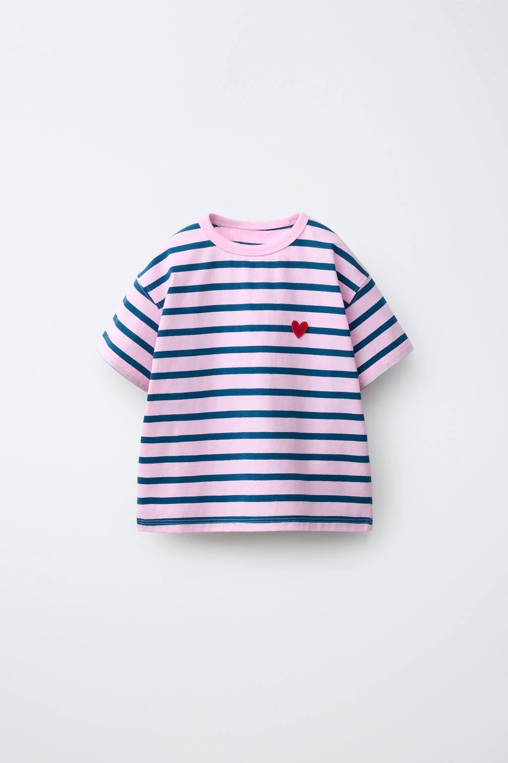 ПОЛОСАТАЯ ФУТБОЛКА С ВЫШИТОМ СЕРДЦЕМ — С коротким рукавом
