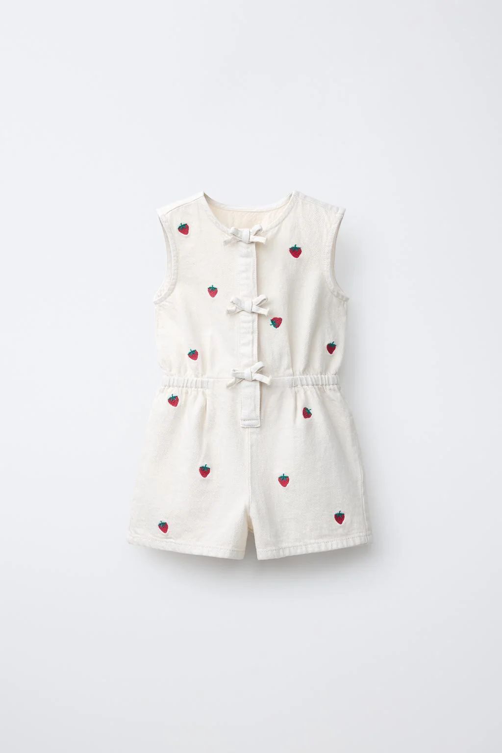 КОРОТКИЙ ТВИДОВЫЙ КОМБИНЕЗОН С ВЫШИТОЙ КЛУБНИКОЙ — Блюзки | платья