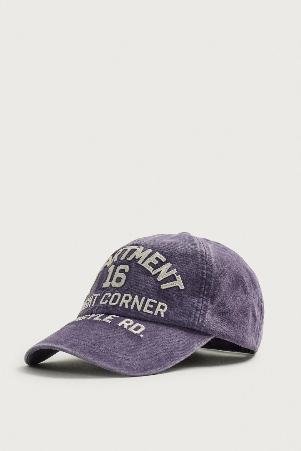 Кепка contrast embroidered text