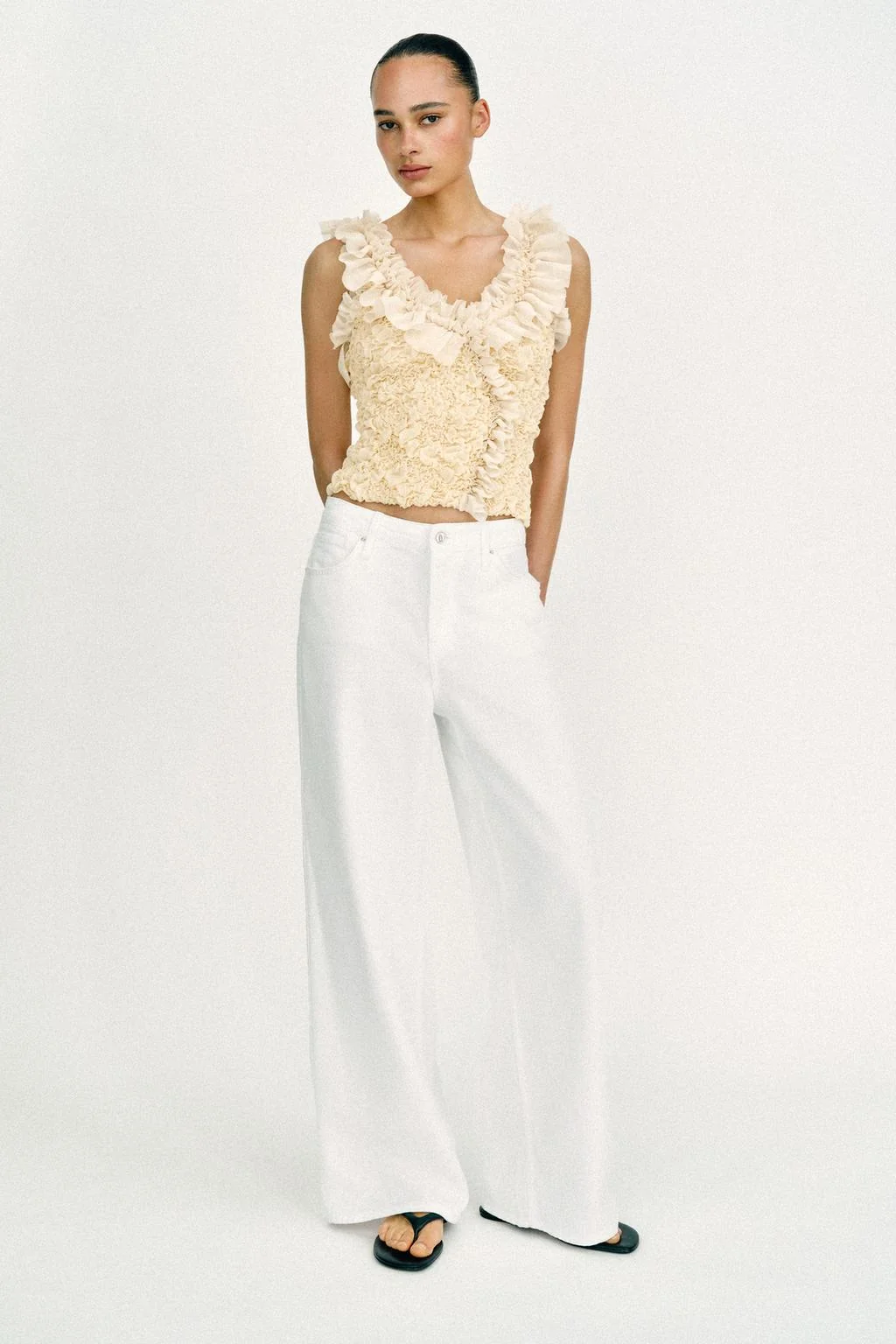 Романтичный вязаный топ с комбинированием — Трикотаж