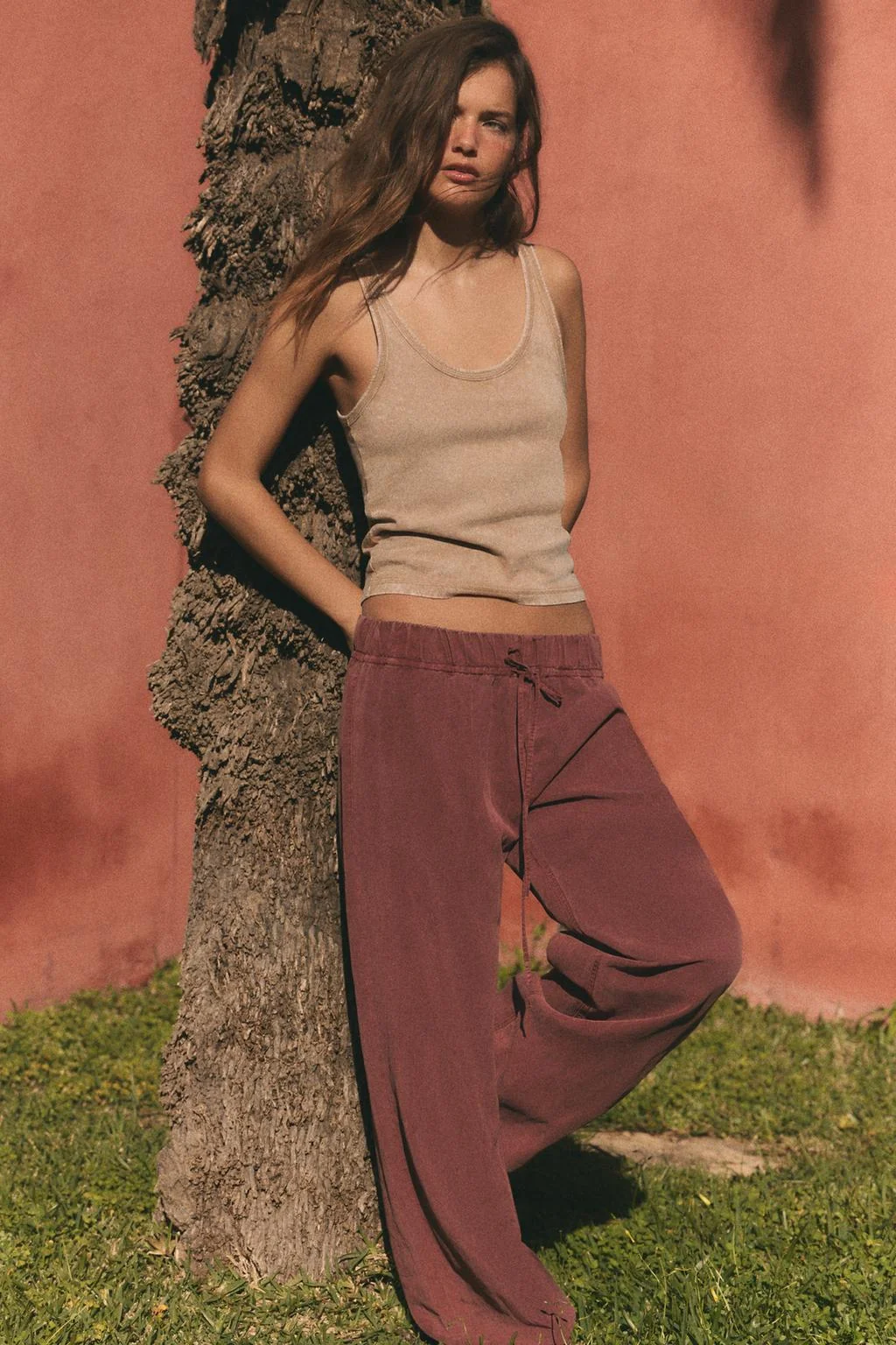 Широкие брюки со шнурком