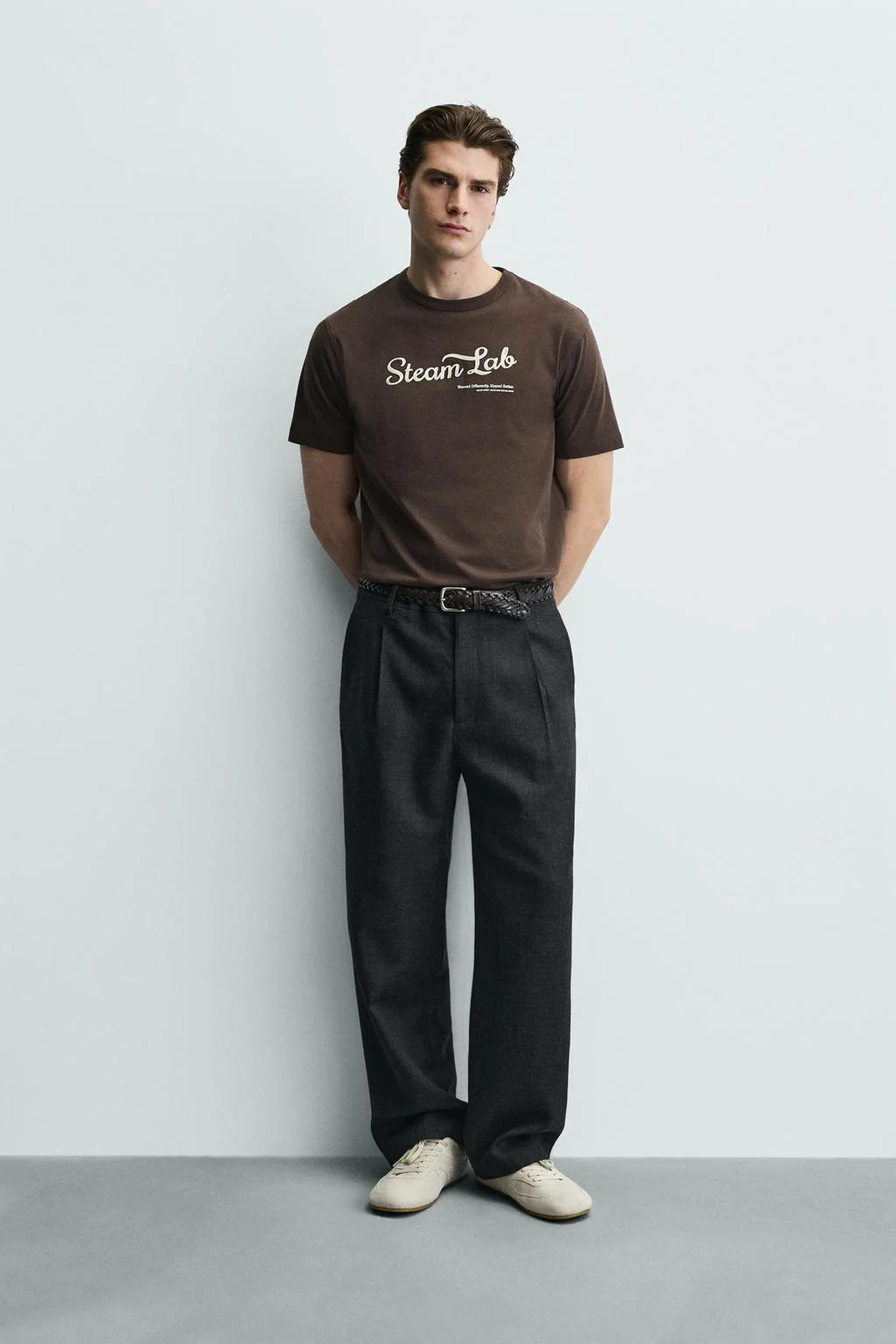 Футболка с вышивкой и слоганом