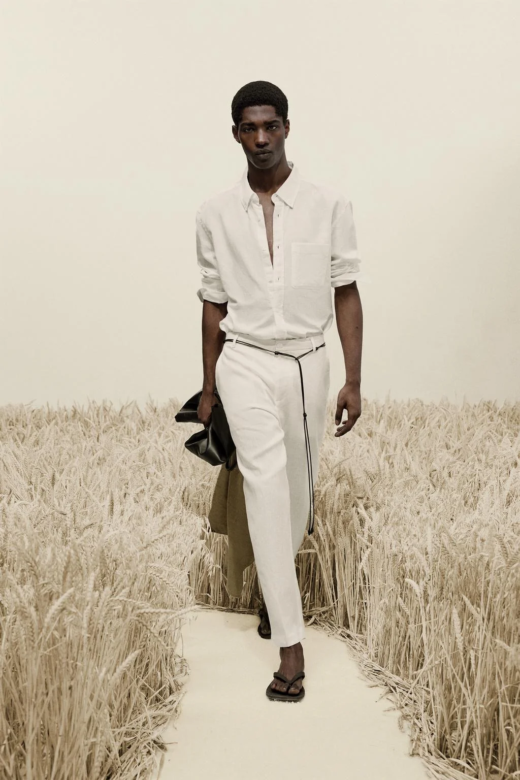 Брюки регулярного кроя из 100% льна — Брюки