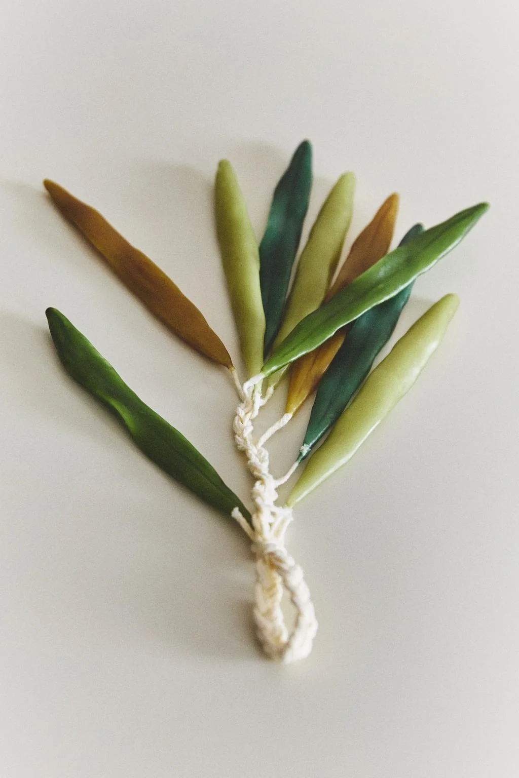 НАБОР ДЕКОРАТИВНЫХ СВЕЧЕЙ-ЛИСТЬЕВ (НАБОР ИЗ 9 ШТ.)