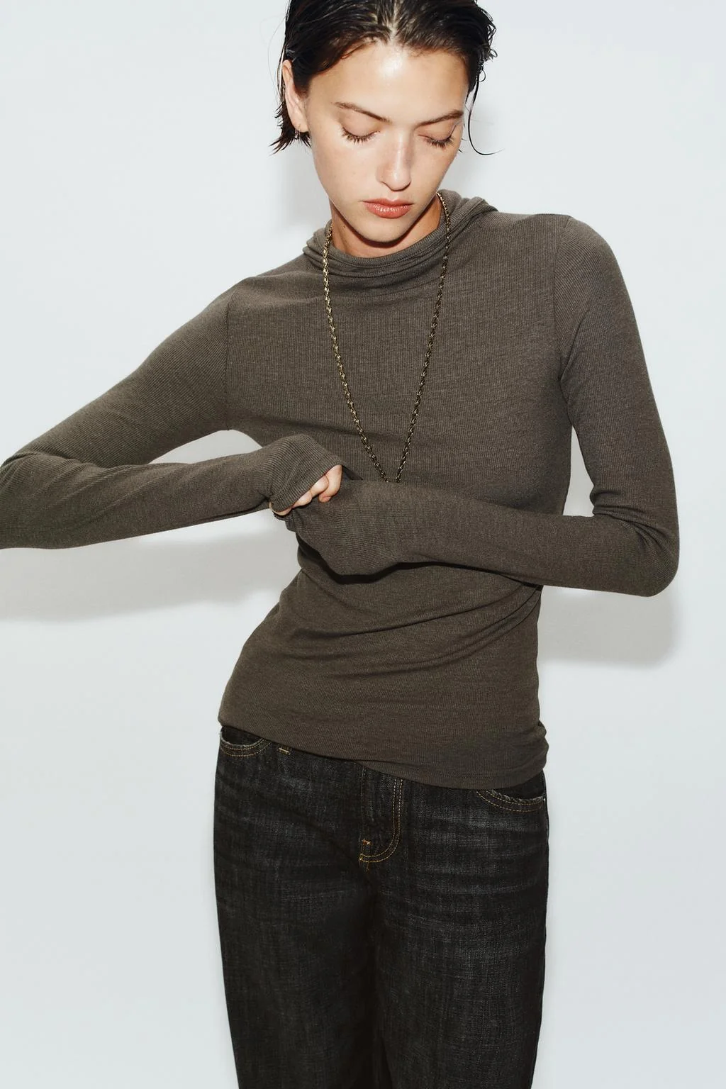 Футболка с капюшоном slim fit