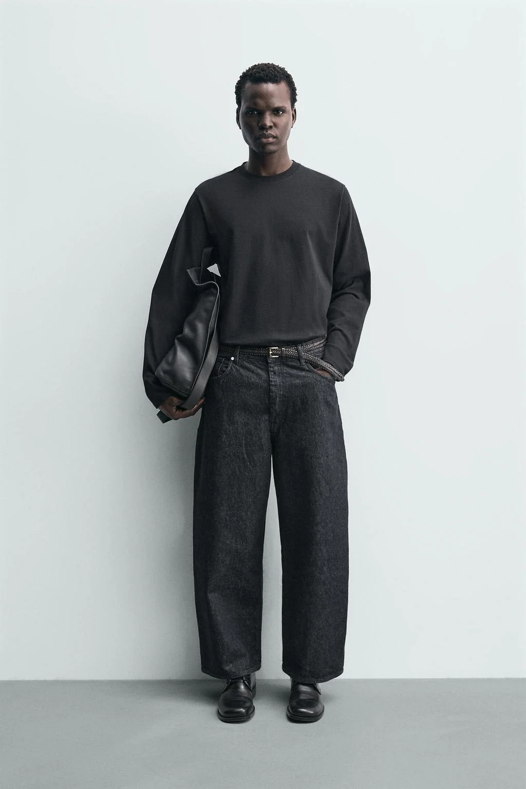 Джинсы с широкими штанинами