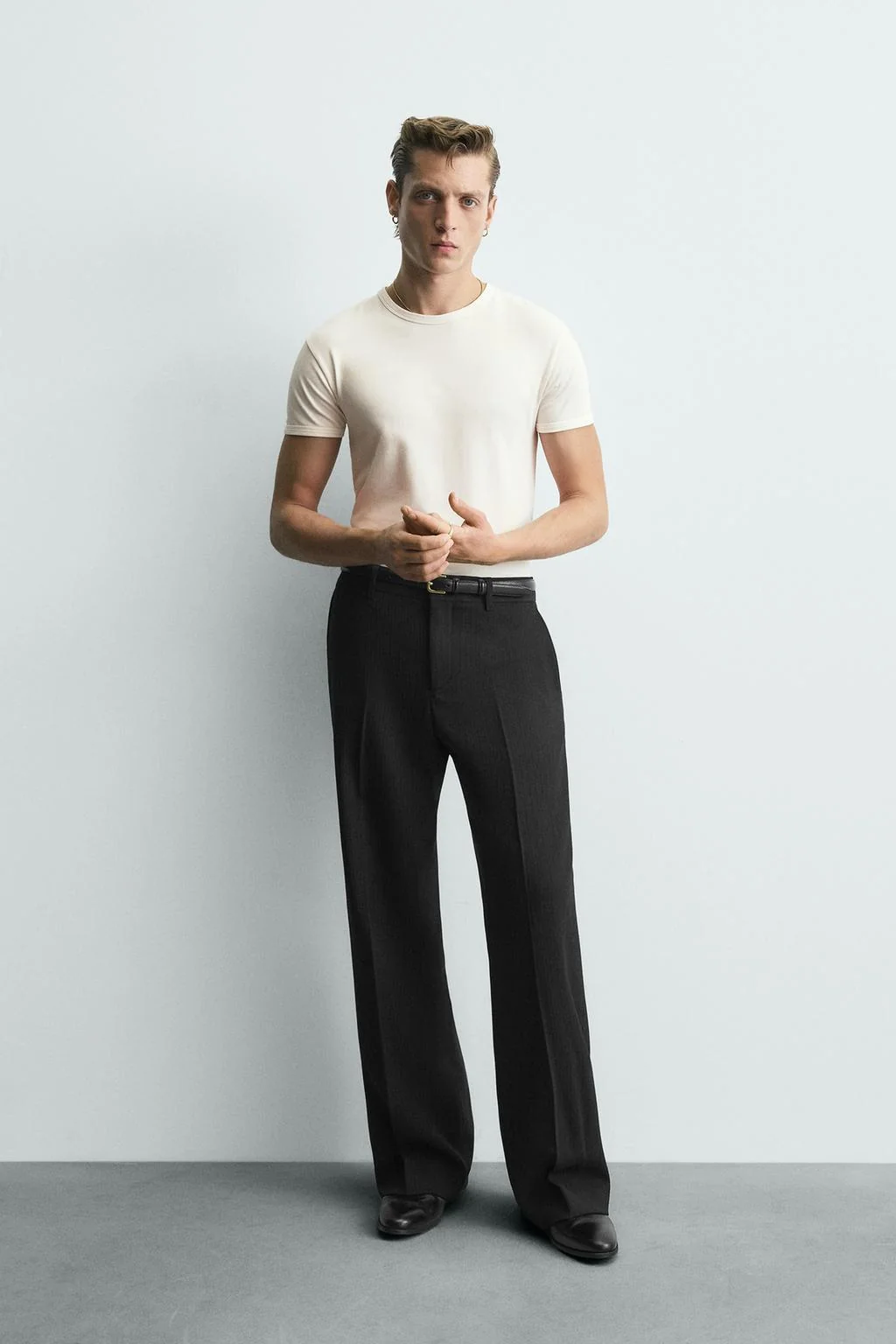 Футболка с мускульным кроем