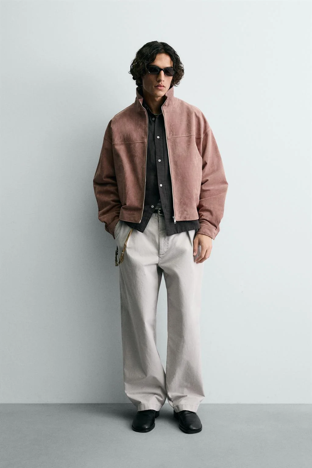 Укороченная куртка из кожи с замшевой вставкой — Цвета